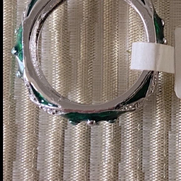 GREEN ENAMEL TRAVEL FASHION RING - Picture 6 of 9